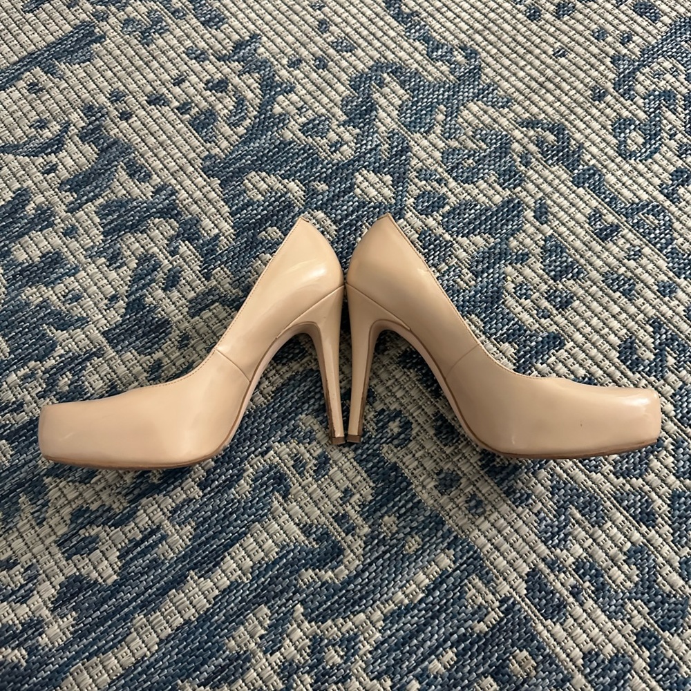 Jessica Simpson Nude Heels